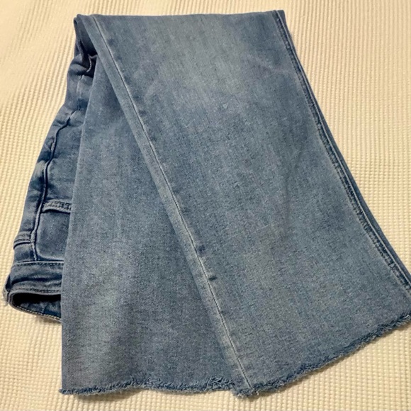 Stylish Light Blue Women's Wide Leg Jeans - Picture 5 of 5